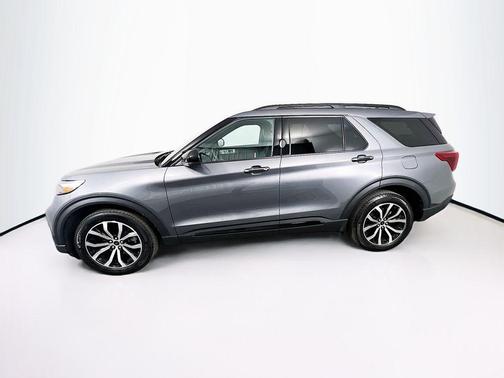 Carbonized Gray Metallic 2023 Ford Explorer ST-Line
