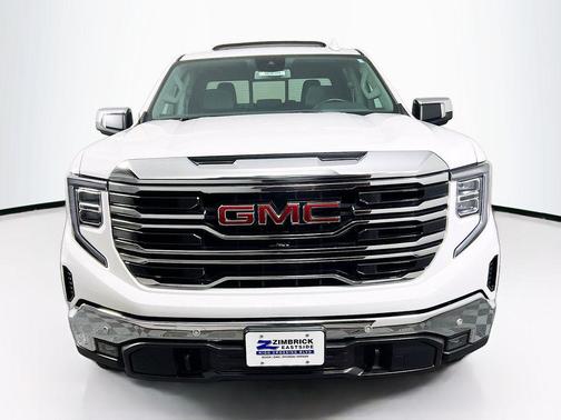 Summit White 2022 GMC Sierra 1500 SLT