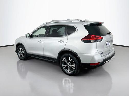 Brilliant Silver Metallic 2019 Nissan Rogue SV