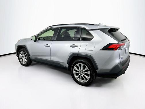 Silver Sky Metallic 2019 Toyota RAV4 XLE Premium