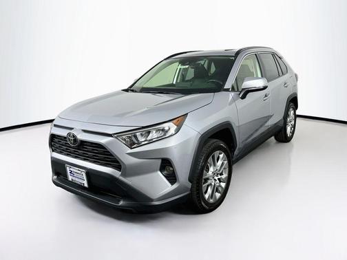 Silver Sky Metallic 2019 Toyota RAV4 XLE Premium