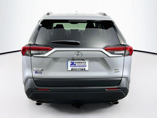 Silver Sky Metallic 2019 Toyota RAV4 XLE Premium