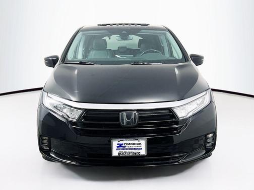 Crystal Black Pearl 2023 Honda Odyssey EX-L