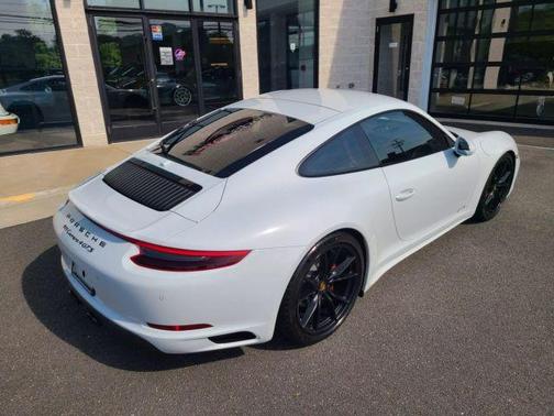 2017 Porsche 911 Carrera 4 GTS