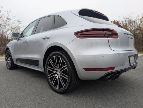 2018 Porsche Macan Turbo