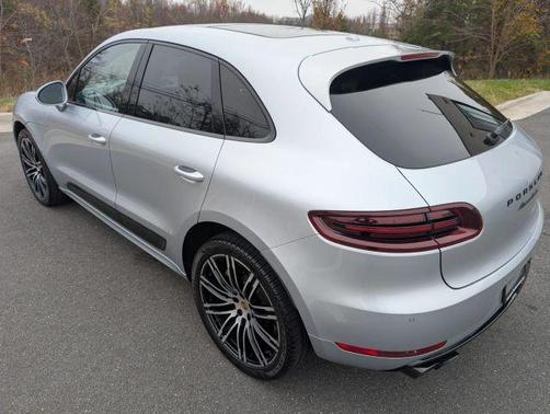 2018 Porsche Macan Turbo