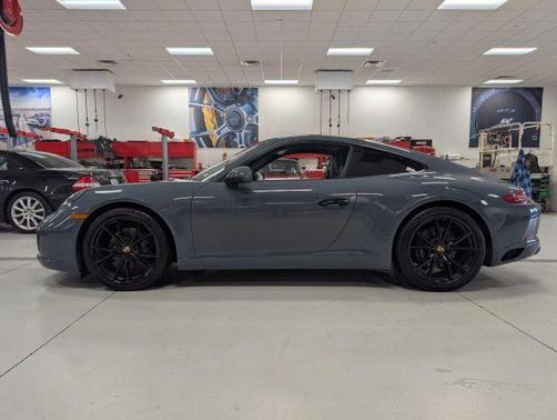 2018 Porsche 911 Carrera