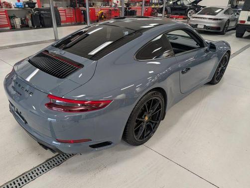 2018 Porsche 911 Carrera