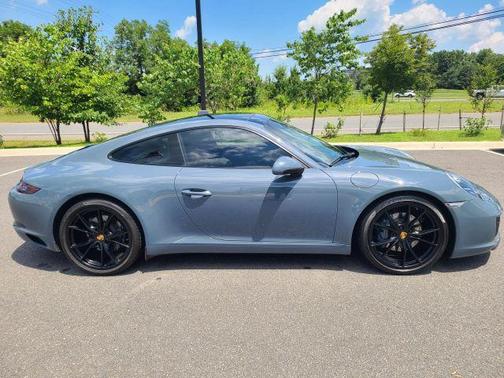 2017 Porsche 911 Carrera