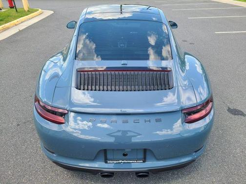 2017 Porsche 911 Carrera