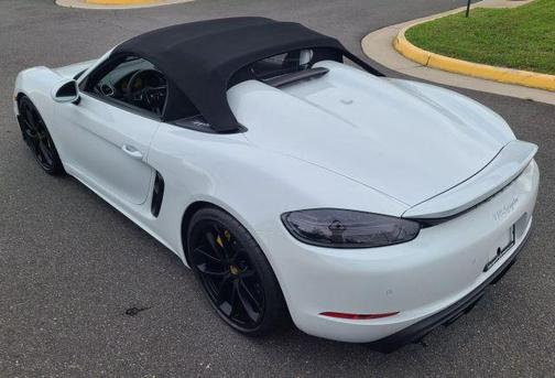 2022 Porsche 718 Spyder Base