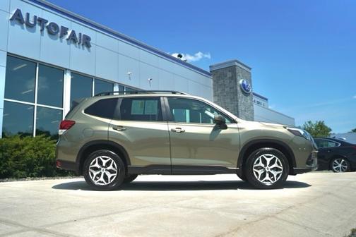 2023 Subaru Forester Premium