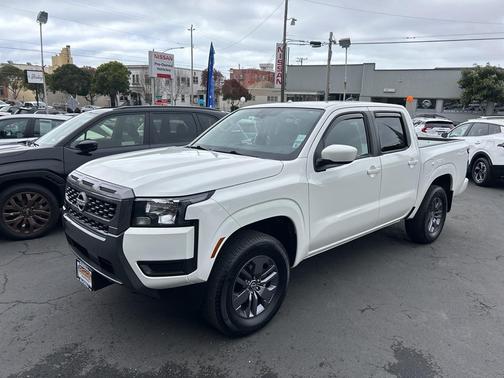 2025 Nissan Frontier SV