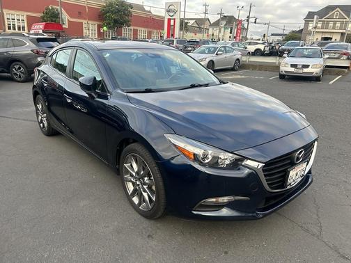 2018 Mazda Mazda3 Touring