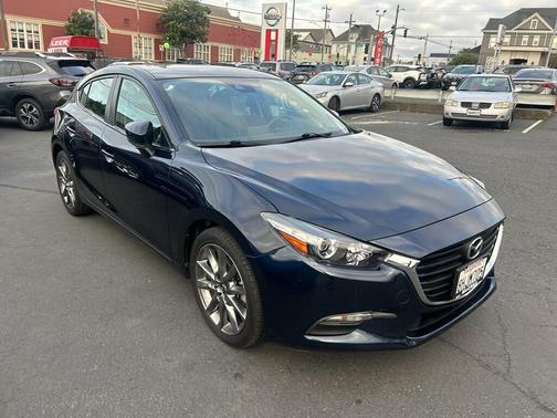 2018 Mazda Mazda3 Touring