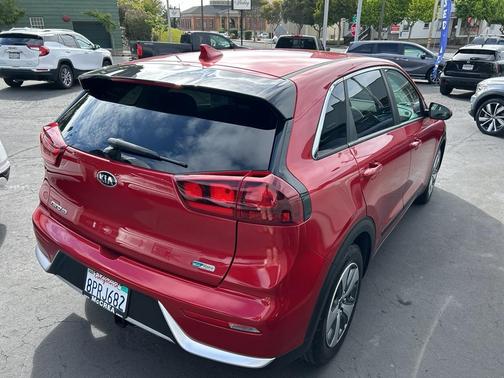 Runway Red 2019 Kia Niro FE