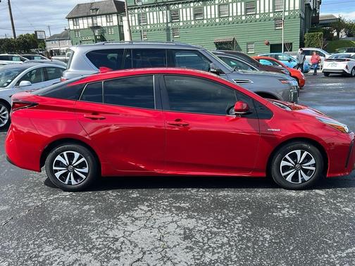 2019 Toyota Prius LE