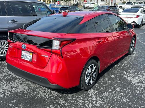 2019 Toyota Prius LE