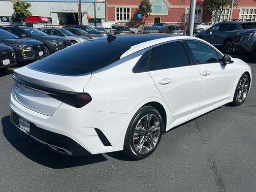 2022 Kia K5 EX