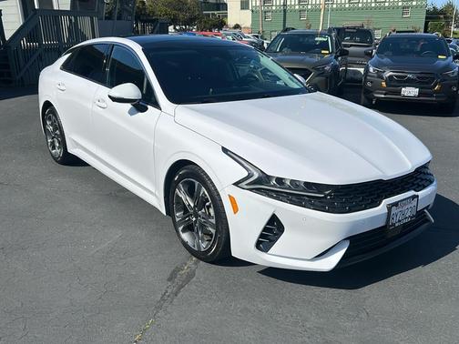 2022 Kia K5 EX