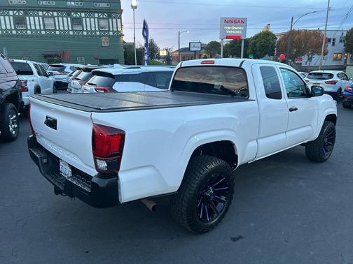 2019 Toyota Tacoma SR