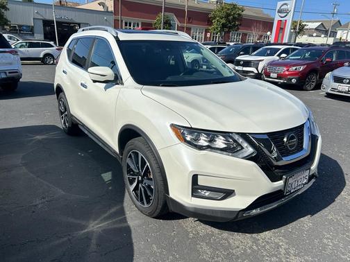 White 2019 Nissan Rogue SL