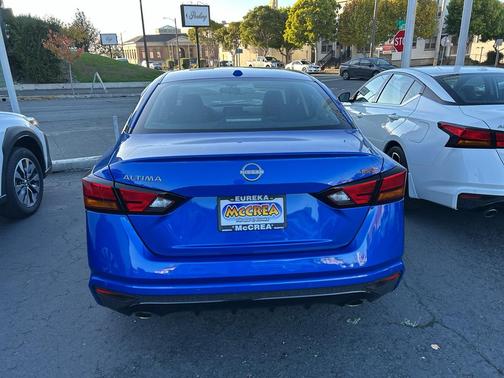 2025 Nissan Altima SR