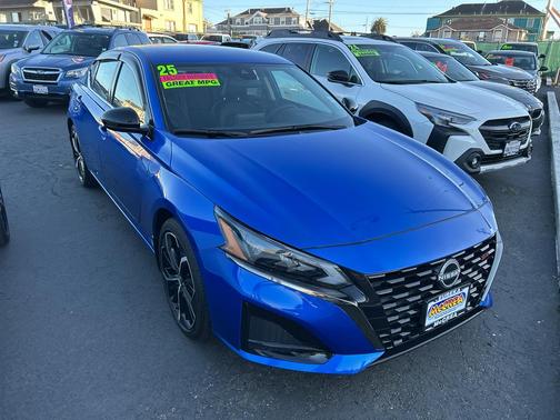 2025 Nissan Altima SR