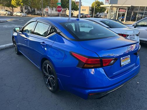 2025 Nissan Altima SR