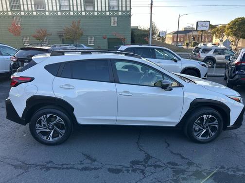 Crystal White Pearl 2025 Subaru Crosstrek Premium