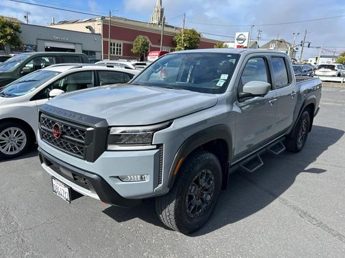 Boulder Gray Metallic 2024 Nissan Frontier PRO-4X