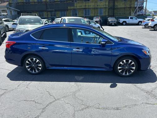 Gray 2017 Nissan Sentra SR