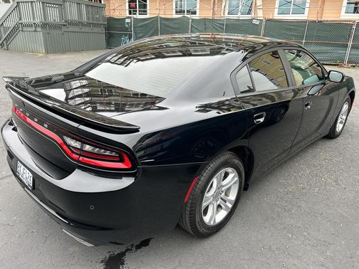 Pitch Black 2021 Dodge Charger SXT