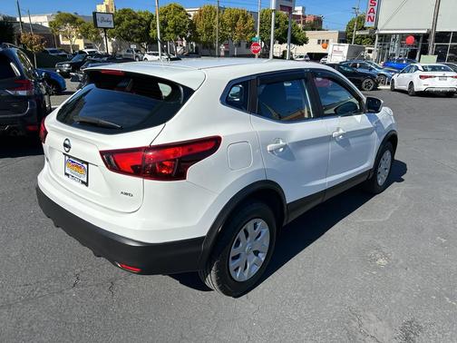 2018 Nissan Rogue Sport S