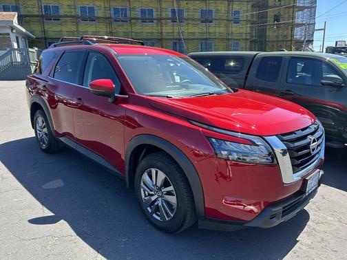 Scarlet Ember 2024 Nissan Pathfinder SV