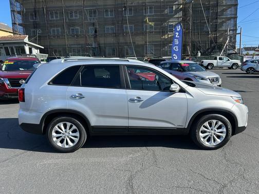 Bright Silver 2014 Kia Sorento EX V6