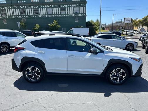 Crystal White Pearl 2025 Subaru Crosstrek Premium