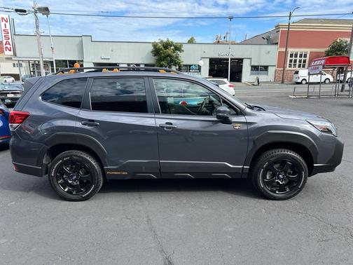 Magnetite Gray Metallic 2024 Subaru Forester Wilderness