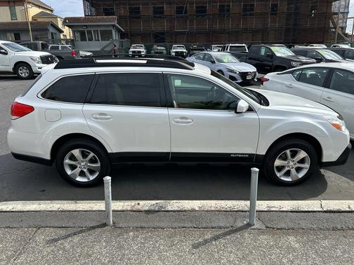 Satin White Pearl 2013 Subaru Outback 2.5i Limited