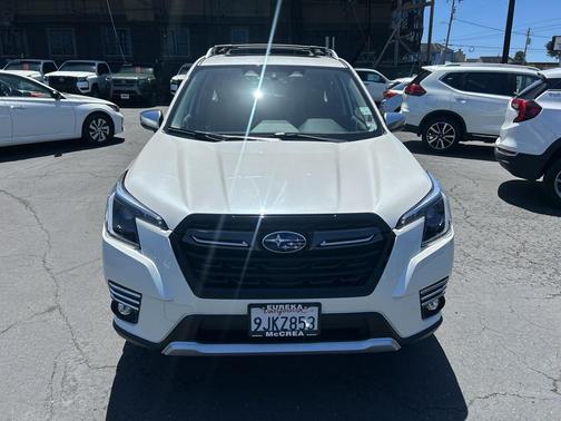 Crystal White Pearl 2023 Subaru Forester Touring