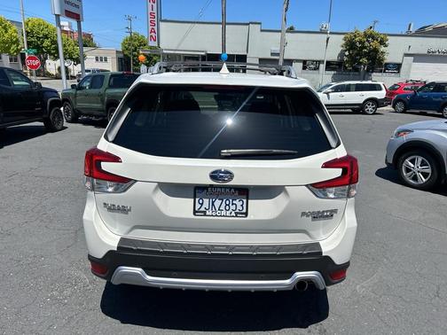 Crystal White Pearl 2023 Subaru Forester Touring
