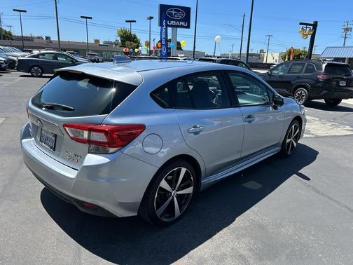 Ice Silver Metallic 2017 Subaru Impreza 2.0i Sport