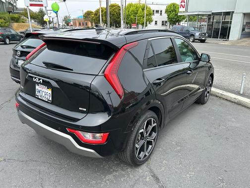 2024 Kia Niro EX Touring