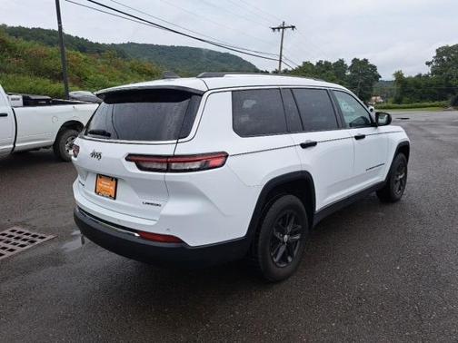 2022 Jeep Grand Cherokee L Laredo
