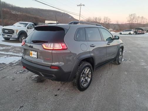 2023 Jeep Cherokee Trailhawk