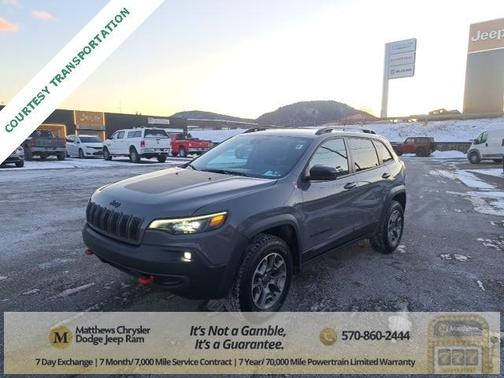 2023 Jeep Cherokee Trailhawk