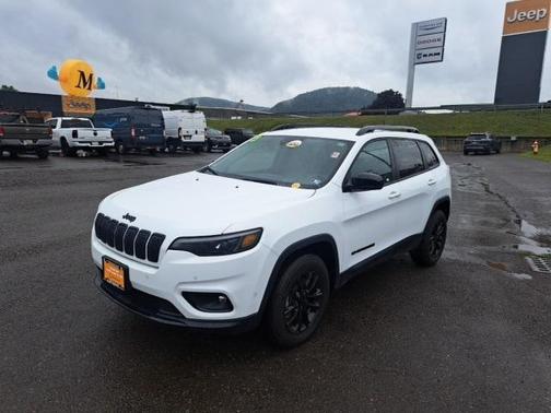 2023 Jeep Cherokee Altitude Lux