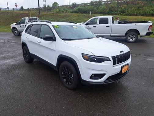 2023 Jeep Cherokee Altitude Lux