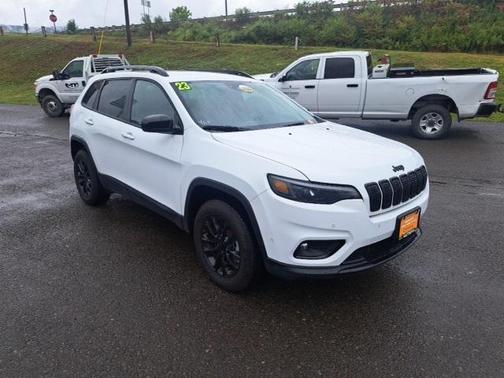 2023 Jeep Cherokee Altitude Lux