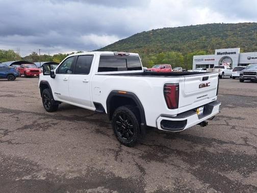 2024 GMC Sierra 2500 AT4